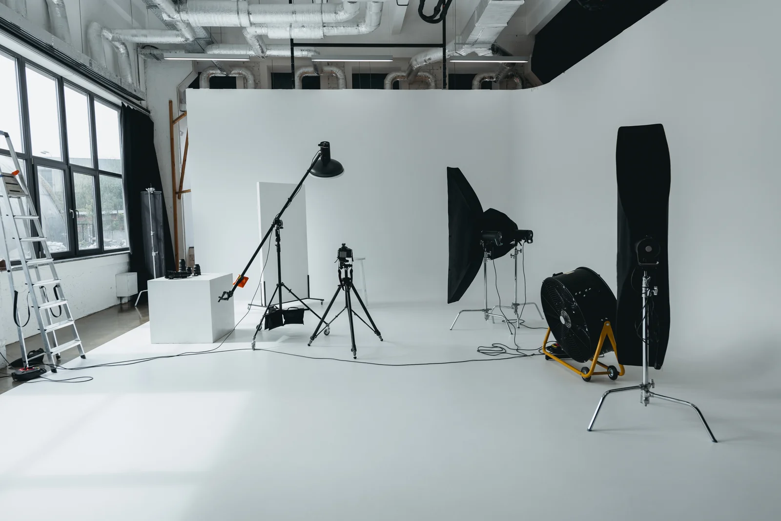 Studio photo professionnel à Charleroi · Polygraphix Studio
